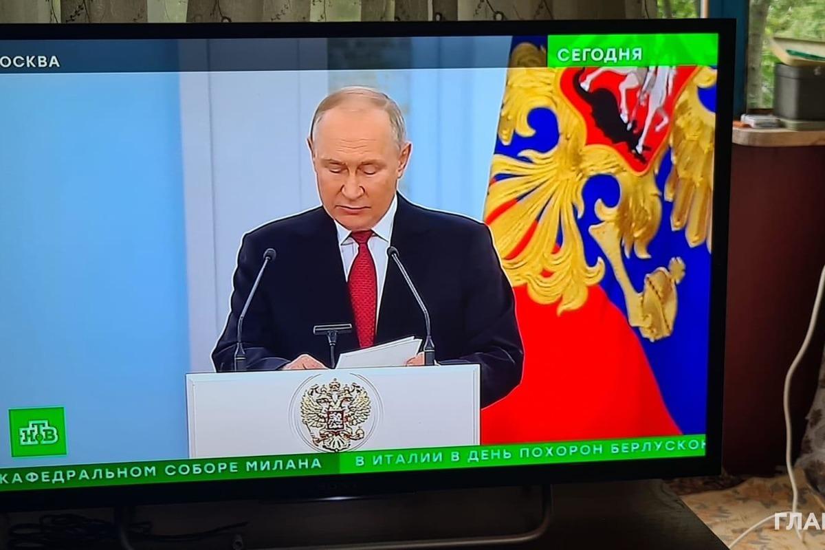 В Херсоні запрацювали російські канали - "крутять" для місцевих виступи Путіна / фото glavcom.ua В Херсоні запрацювали російські канали - "крутять" для місцевих виступи Путіна / фото glavcom.ua