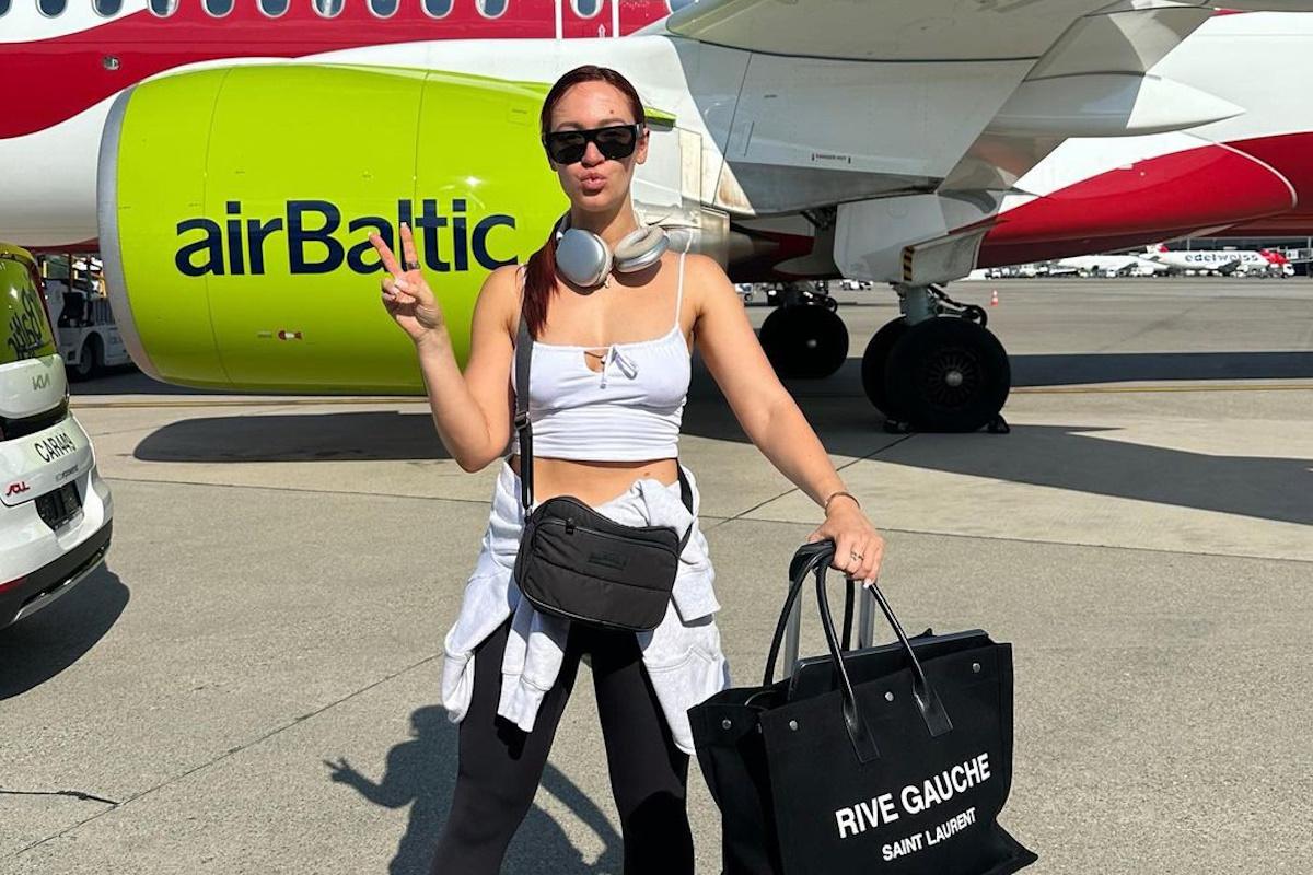 Американку не пускали в самолет из-за фото в паспорте / фото instagram.com/alisha Американку не пускали в самолет из-за фото в паспорте / фото instagram.com/alisha