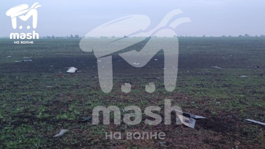 Гауляйтер Криму заявив про нічну атаку безпілотників: один вибухнув (фото) Гауляйтер Криму заявив про нічну атаку безпілотників: один вибухнув (фото)