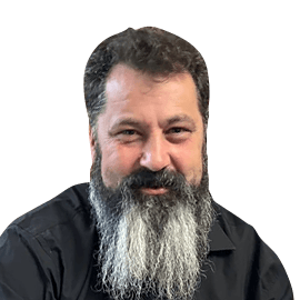 З військовими мало бути поруч. З ними треба жити, їсти, вдихати порох