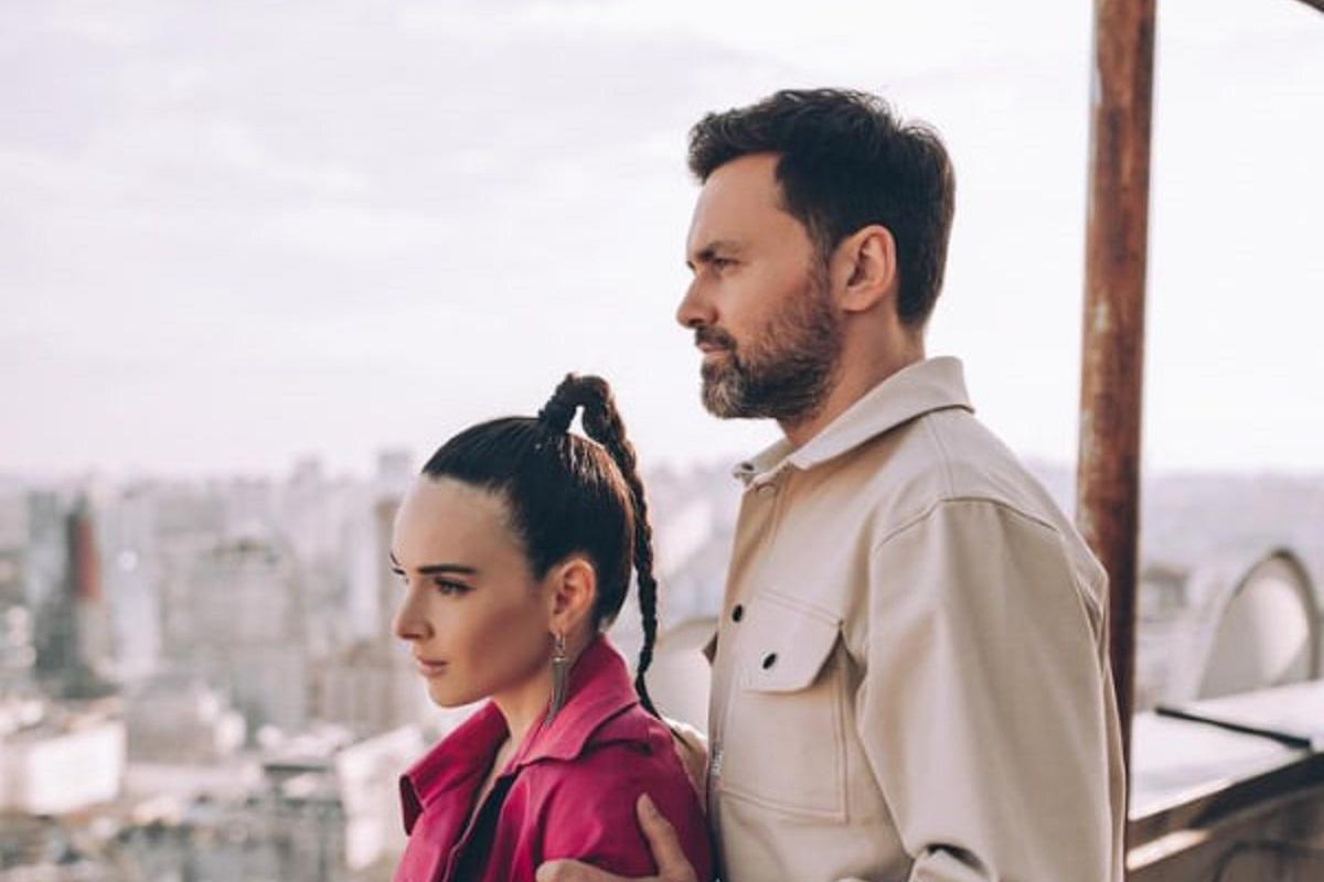 Ведущий и его жена решили усыновить ребенка / скриншот Ведущий и его жена решили усыновить ребенка / скриншот