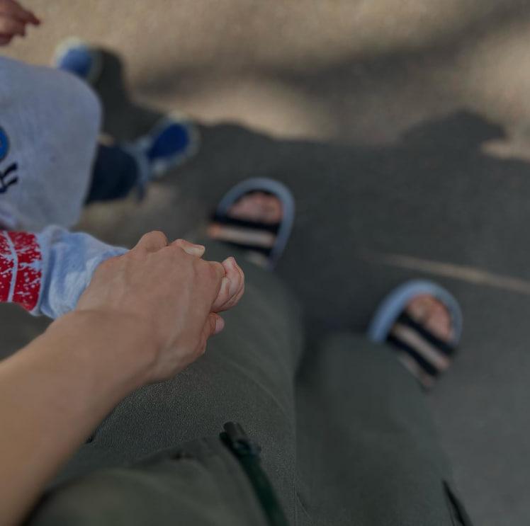 Жена Мирошниченко впервые показала фото с сыном из детдома / скриншот Жена Мирошниченко впервые показала фото с сыном из детдома / скриншот