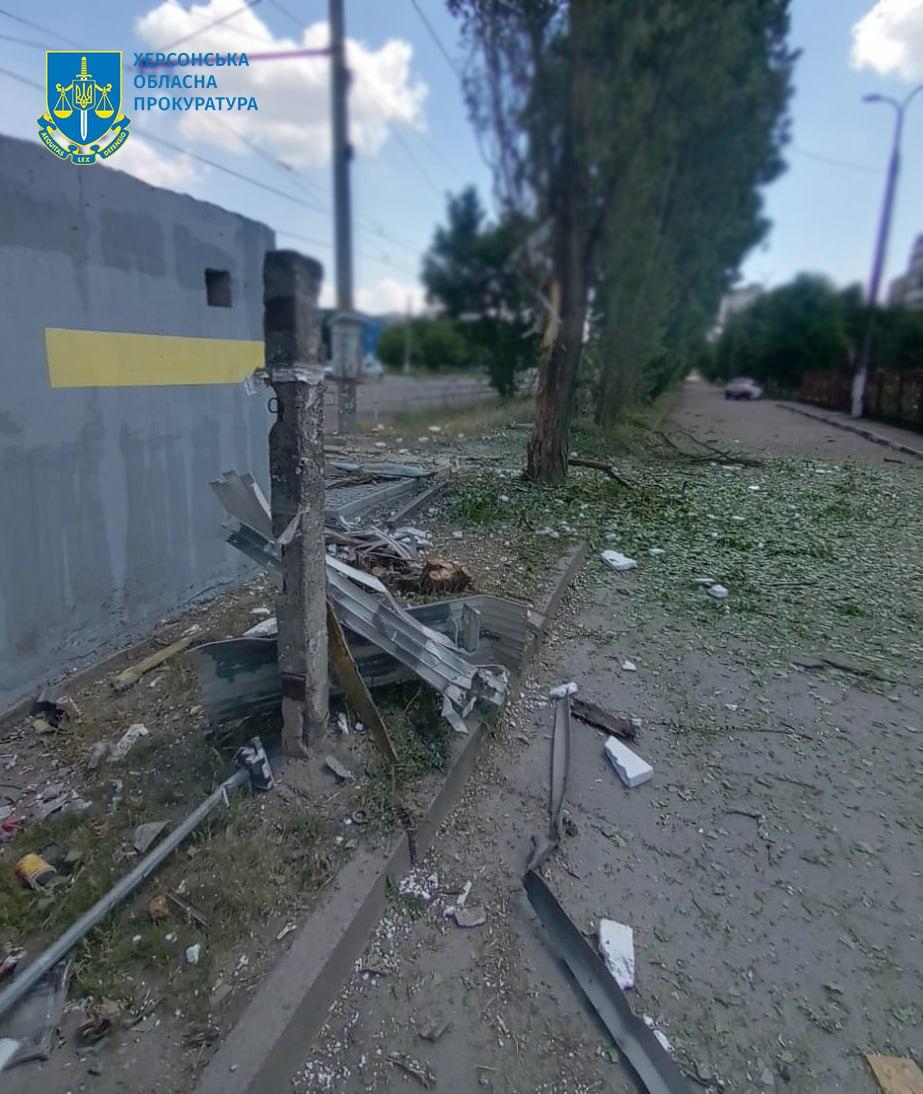 Оккупанты расстреляли гражданский автомобиль на Херсонщине, погибли отец с сыном / t.me/phogovua Оккупанты расстреляли гражданский автомобиль на Херсонщине, погибли отец с сыном / t.me/phogovua