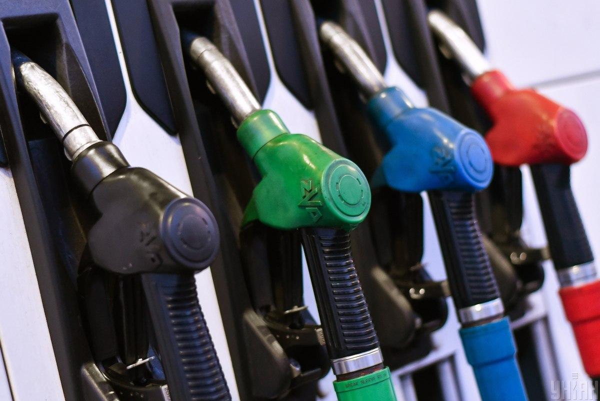 Процес зниження цін на бензин та дизель розпочався ще до ”Чорної п’ятниці” / фото УНІАН