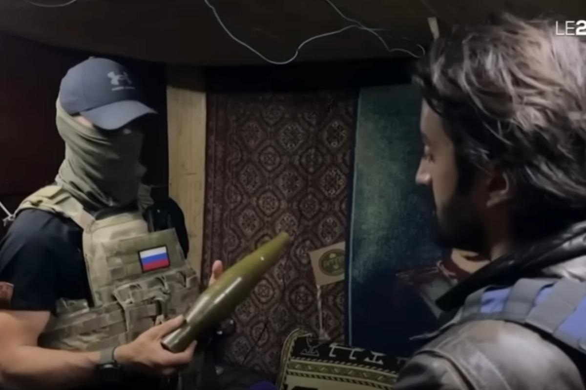 Французский телеканал снял сюжет с позиции оккупантов, "замолчав" войну / скриншот Французский телеканал снял сюжет с позиции оккупантов, "замолчав" войну / скриншот