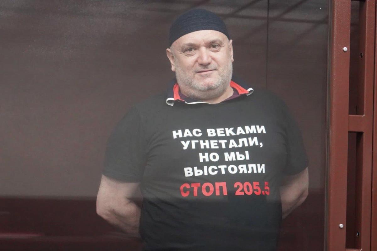 Ансар Османов свой приговор назвал "местью спецслужб" / фото Крымская солидарность Ансар Османов свой приговор назвал "местью спецслужб" / фото Крымская солидарность
