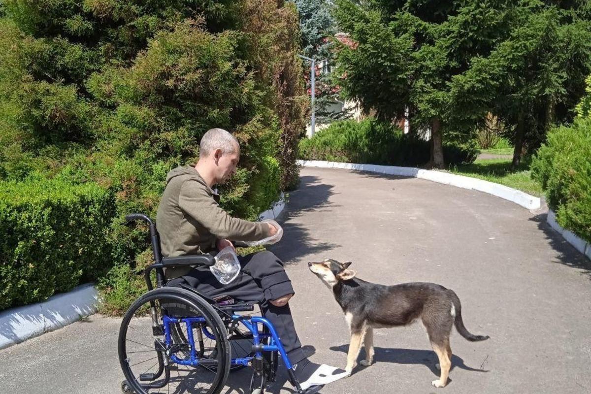 З'ясувалася історія бійця ЗСУ, який зміг вибратися із пекла Пісків без однієї ноги / фото facebook.com/moz.ukr З'ясувалася історія бійця ЗСУ, який зміг вибратися із пекла Пісків без однієї ноги / фото facebook.com/moz.ukr