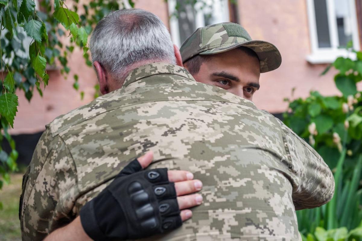 Наєв зазначає, що у боях Бабич "проявив себе як справжній лідер, сміливо повівши за собою інших"/ фото facebook.com/serhiynaiev Наєв зазначає, що у боях Бабич "проявив себе як справжній лідер, сміливо повівши за собою інших"/ фото facebook.com/serhiynaiev