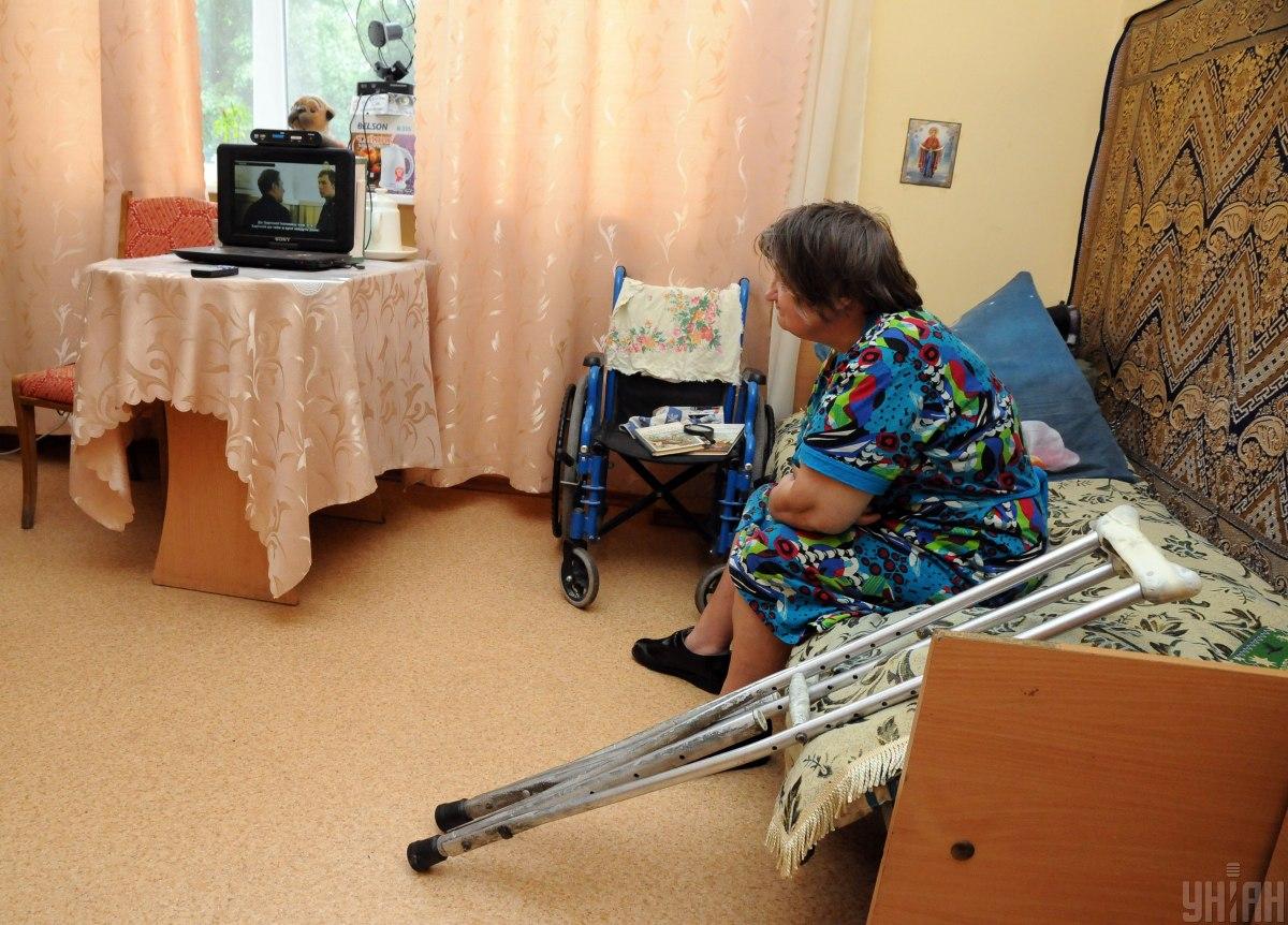 Люди з інвалідністю, які перебувають в закритих інституціях, потребують чи не найбільшої допомоги / фото УНІАН Люди з інвалідністю, які перебувають в закритих інституціях, потребують чи не найбільшої допомоги / фото УНІАН