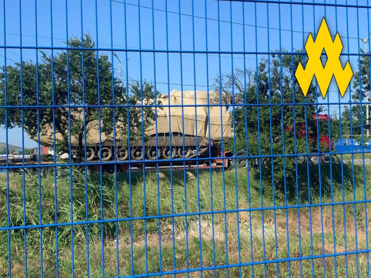 Партизаны сообщили о перемещении вражеской техники в Крыму / фото t.me/atesh_ua Партизаны сообщили о перемещении вражеской техники в Крыму / фото t.me/atesh_ua