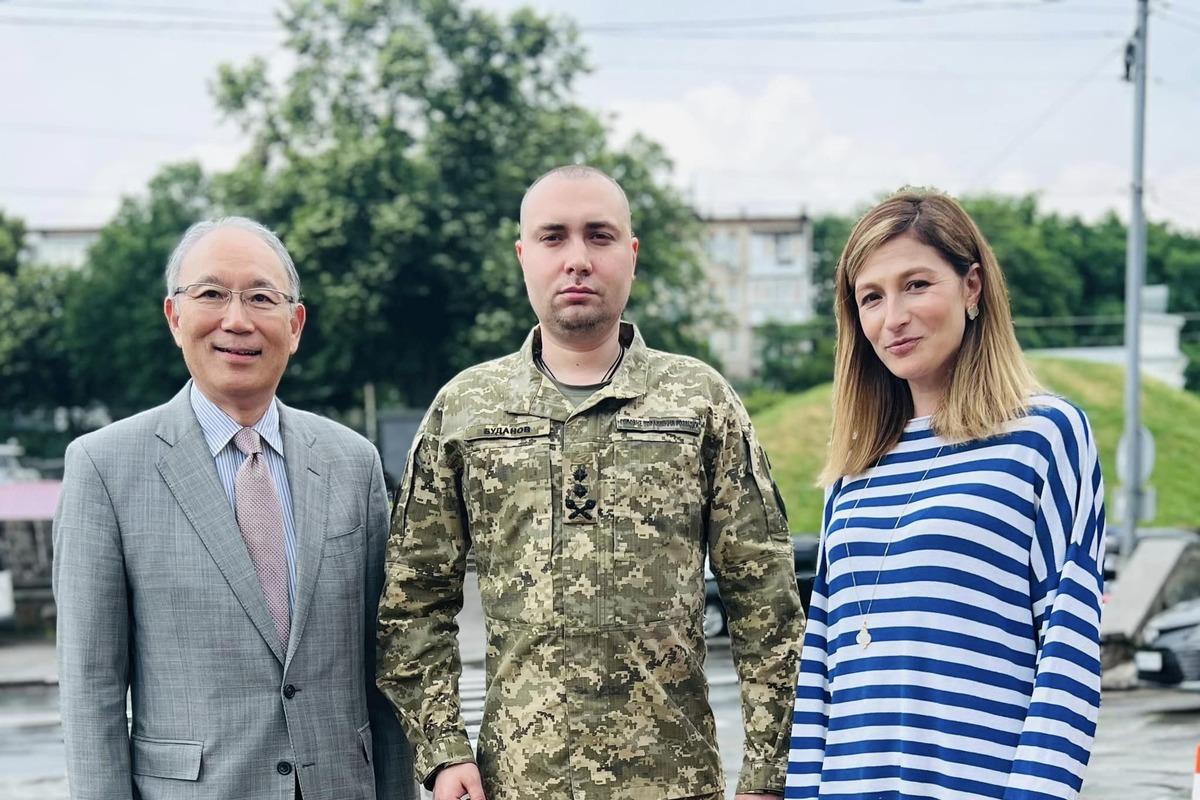 Рашисти плодили різні фейки про Буданова, а він живий-живісінький / фото facebook.com/edzhaparova Рашисти плодили різні фейки про Буданова, а він живий-живісінький / фото facebook.com/edzhaparova