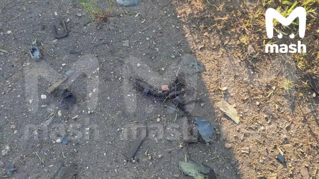 Під Москвою впало кілька безпілотників (фото) Під Москвою впало кілька безпілотників (фото)
