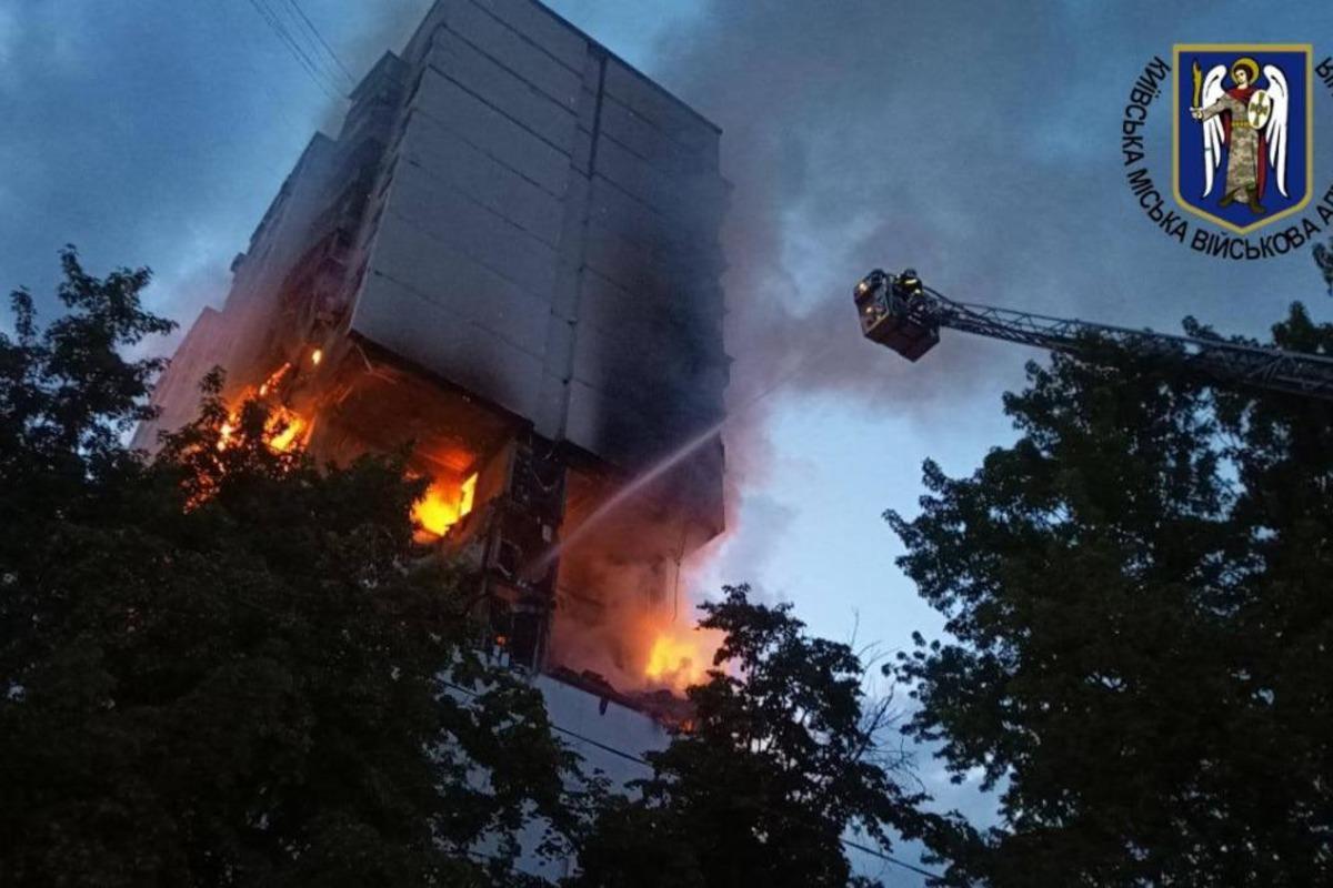 В ДНСН розповіли про перебіг рятувальної операції в Києві / фото Київська міська військова адміністрація В ДНСН розповіли про перебіг рятувальної операції в Києві / фото Київська міська військова адміністрація