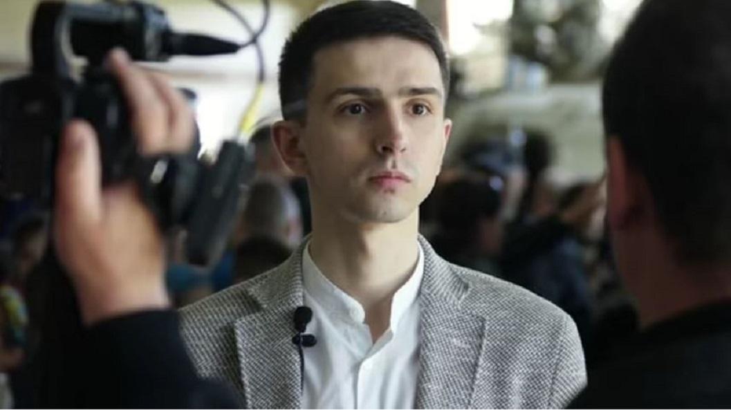 Сметанину поставят задачу сократить расходы, а соответственно штат управляющей структуры / ФОТО: ARMYFM.COM.UA Сметанину поставят задачу сократить расходы, а соответственно штат управляющей структуры / ФОТО: ARMYFM.COM.UA