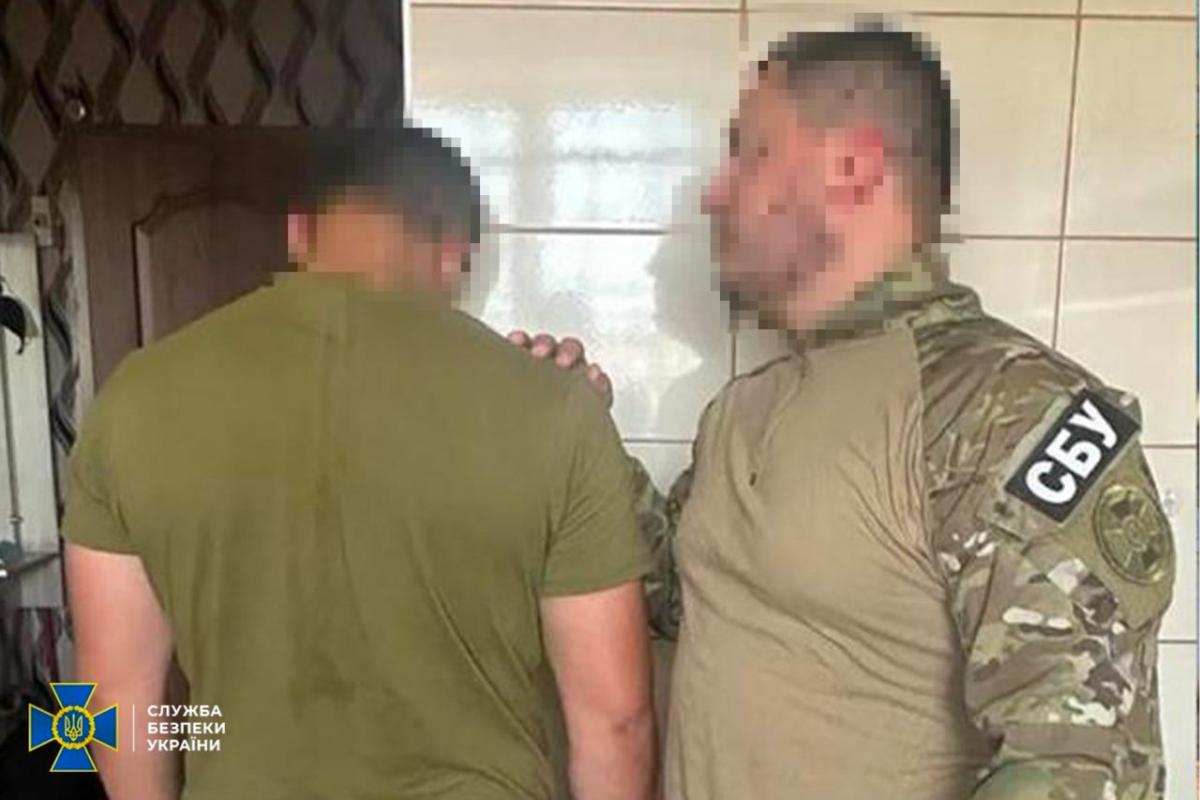 В Херсоні викрили пособника окупантів / фото СБУ В Херсоні викрили пособника окупантів / фото СБУ