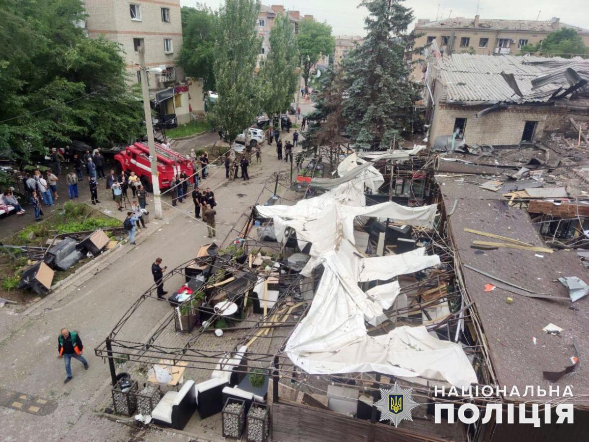 Американський волонтер розповів про удар РФ по Краматорську / фото Нацполіція Американський волонтер розповів про удар РФ по Краматорську / фото Нацполіція
