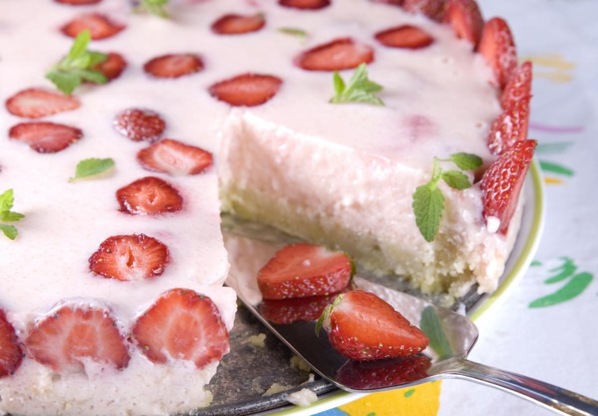 Бисквитный торт с вишней в желе рецепт – Европейская кухня: Выпечка и десерты. «Еда»