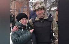 "Ти будеш прильоти фотографувати?": бабуся з Бахмута "порвала" мережу (відео)