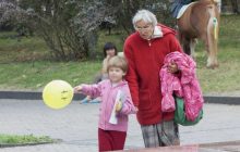 "Аня счастлива в новой семье": история старейшей матери Украины получила продолжение