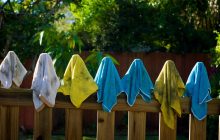 От этого все ваши беды: названа причина, почему нельзя резать на тряпки старые вещи