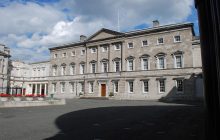 В Ирландии незаконно проникли в здание парламента: личность "взломщика" удивляет