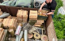 На Харьковщине нашли российский склад с более чем 10 тоннами БК и зенитной установкой