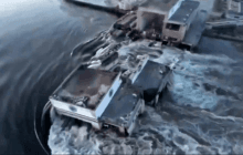 Будувалась, щоб витримати ядерний удар: дамба Каховської ГЕС зруйнована не повністю