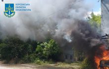 Росіяни вдень здійснили масований обстріл житлових масивів Херсона: багато травмованих (фото)