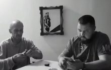 Полонений "вагнерівець" професійно поцупив цигарку: камера його "спалила" (відео)