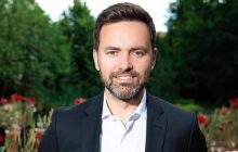 "Скоро будеш вдома": Мірошниченко показав зворушливе фото з прийомним сином