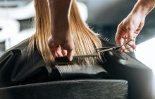 Місячний календар стрижок на липень 2023 року: не чіпайте волосся у ці дні (інфографіка)