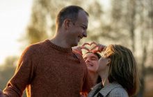 Телеведуча Падалко зворушила емоційним кадрами зустрічі дочок з батьком-військовим (відео)