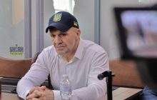 Дело Гандзюк: Мангер возмутился решением суда и поскандалил с активистами (видео)