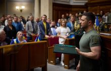 Зеленский присвоил Героя Украины командиру зенитчиков, которые уничтожили 13 "Кинжалов"