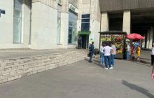 В Санкт-Петербурге пенсионерка с лозунгом "Слава Украине" подожгла филиал "Сбербанка" - СМИ