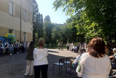 Нас там не чекали: у Львові дитину з інвалідністю не запросили на свято останнього дзвоника