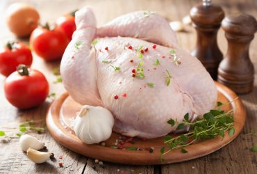 Ніколи не мийте сиру курку перед приготуванням, і ось чому