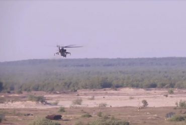 Маневрування та пуски ракет: журналісти показали тренування українських льотчиків (відео)