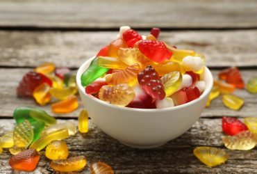 Желейные конфеты из клубники: всего 4 ингредиента