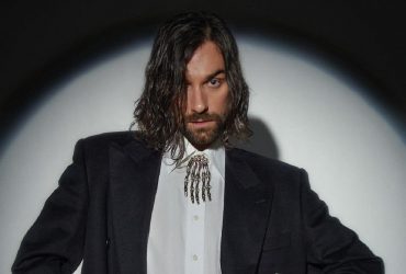 Соліст Quest Pistols звалився зі сцени вниз головою (відео)