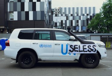 Нікчемні: у Києві активіст прокачав автомобілі ООН (фото)