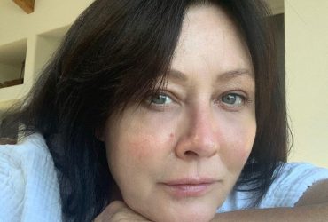 Метастази в головному мозку: зірка Беверлі Хіллс Доерті показала моторошні кадри з лікарні