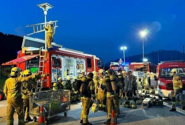 Полум'я в тунелі: в Австрії спалахнув потяг з пасажирами (фото)