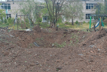 Россияне сбросили авиабомбы на Казацкое в Херсонской области (фото)