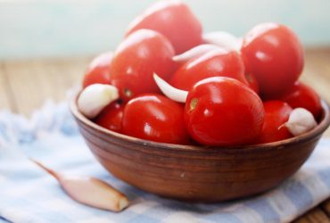 Вживання популярного овочу може бути шкідливим: дієтологи назвали протипоказання