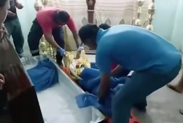 Стукіт живої з домовини: в Еквадорі жінку ледь не поховали живцем (відео)