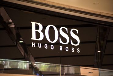 Компанія Hugo Boss, яка заявляла про вихід з Росії, лідирує за доходами серед брендів в РФ