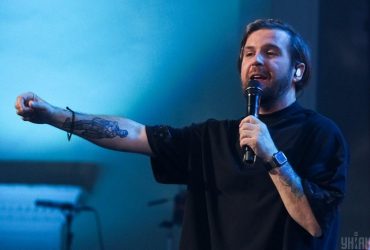 Я стою на учете: известный украинский певец заявил, что готов идти на фронт