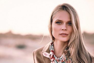 Фурор: Оля Фреймут вигуляла у Лондоні блейзер від українського бренду (фото)