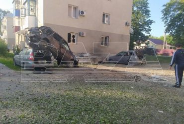 Чорний дим, мешканці - у підвалах: у РФ поскаржилися на сильний обстріл (фото, відео)